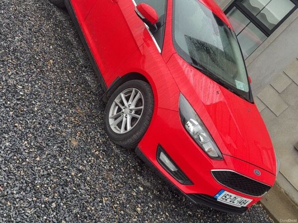 Ford Focus Hatchback, Diesel, 2015, Red