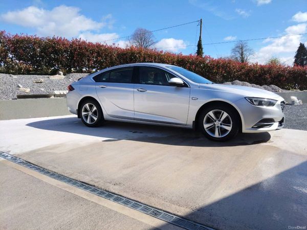 Vauxhall Insignia Hatchback, Diesel, 2018, Silver