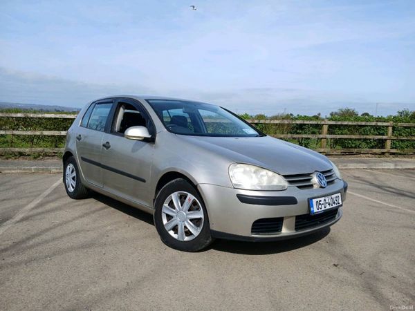 Volkswagen Golf Hatchback, Petrol, 2005, Beige
