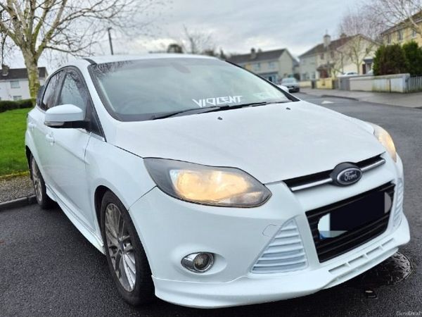 Ford Focus Hatchback, Diesel, 2011, White