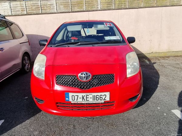 Toyota Yaris Hatchback, Petrol, 2007, Red