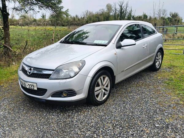 Opel Astra Hatchback, Diesel, 2009, Silver
