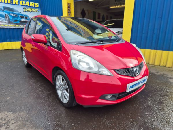 Honda Jazz Hatchback, Petrol, 2010, Red