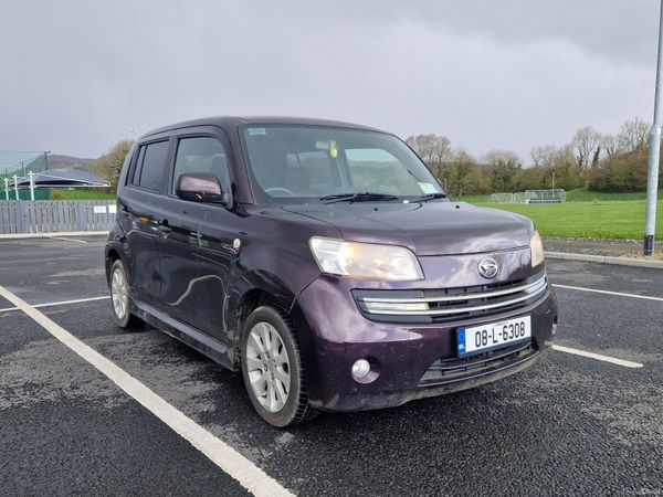 Daihatsu Materia Hatchback, Petrol, 2008, Red