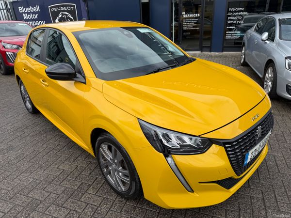 Peugeot 208 Hatchback, Petrol, 2022, Yellow