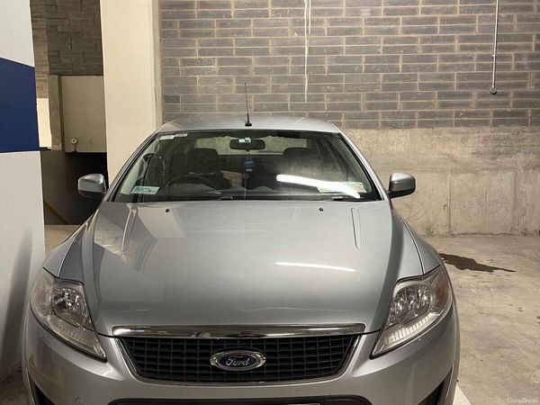 Ford Mondeo Saloon, Petrol, 2007, Silver