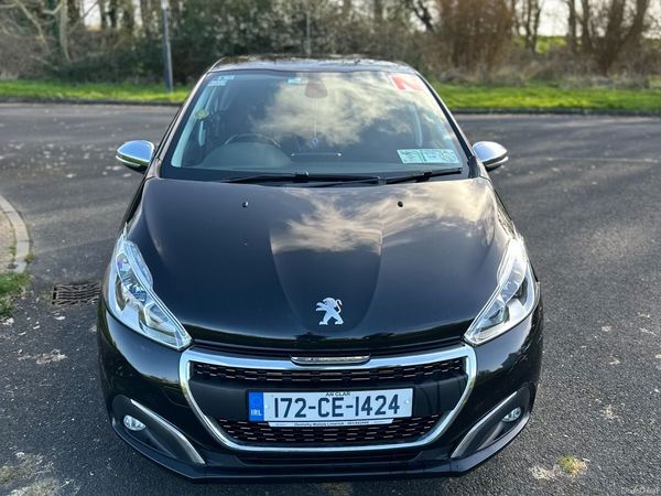 Peugeot 208 Hatchback, Petrol, 2017, Black