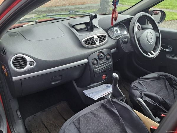 Renault Clio Hatchback, Ethanol Petrol, 2010, Red