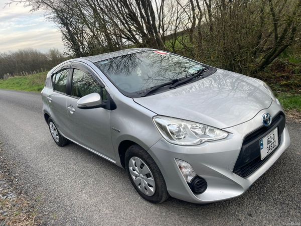 Toyota Aqua Hatchback, Petrol Hybrid, 2016, Silver