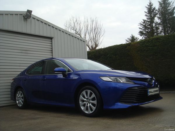 Toyota Camry Saloon, Petrol Hybrid, 2019, Blue