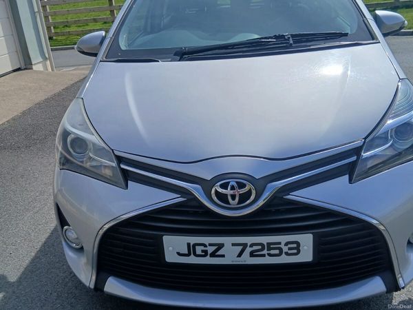 Toyota Yaris Hatchback, Diesel, 2014, Silver