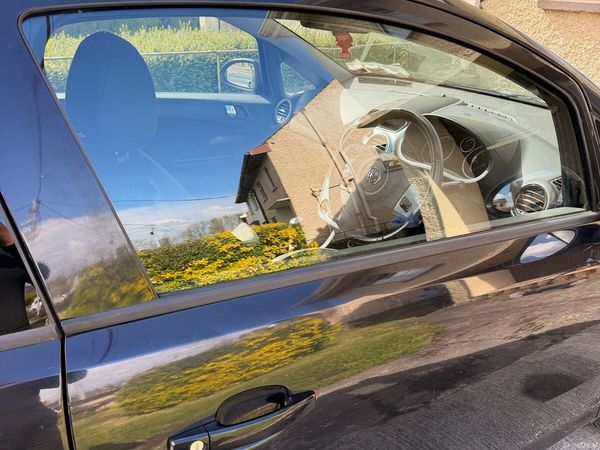 Vauxhall Corsa Hatchback, Petrol, 2009, Black