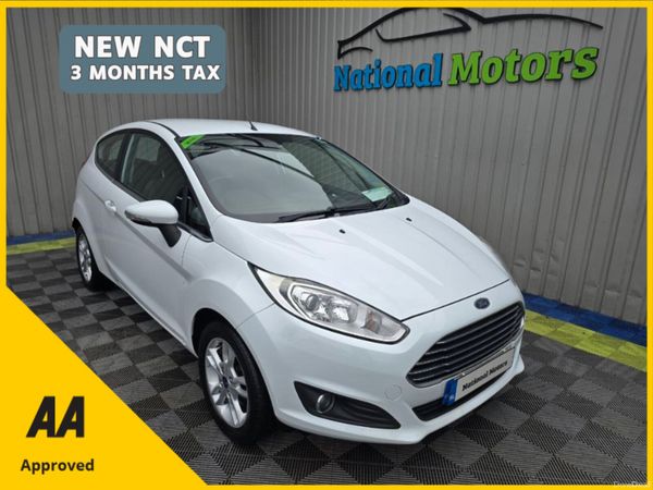 Ford Fiesta Hatchback, Petrol, 2015, White