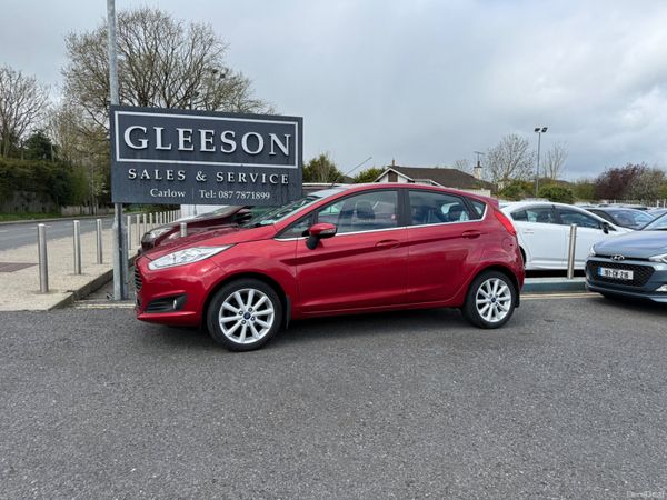 Ford Fiesta Hatchback, Petrol, 2016, Red