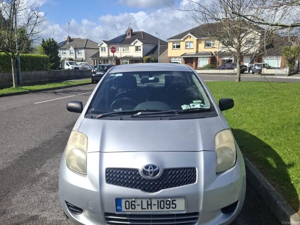 Toyota Yaris Hatchback, Petrol, 2006, Silver