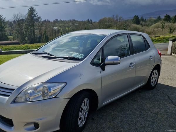 Toyota Auris Hatchback, Diesel, 2011, Silver