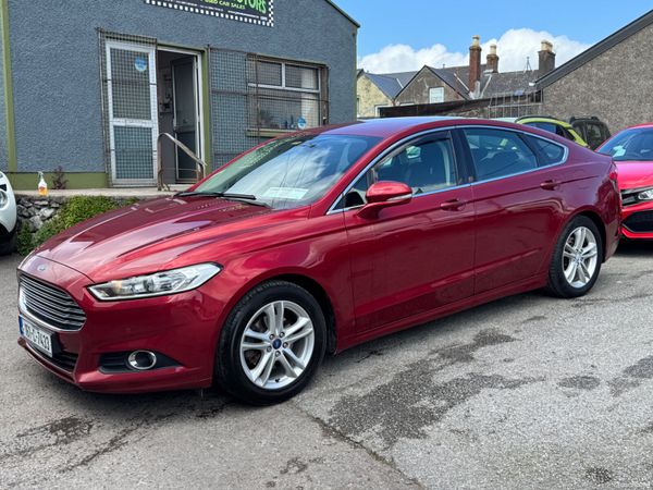 Ford Mondeo Hatchback, Diesel, 2016, Red