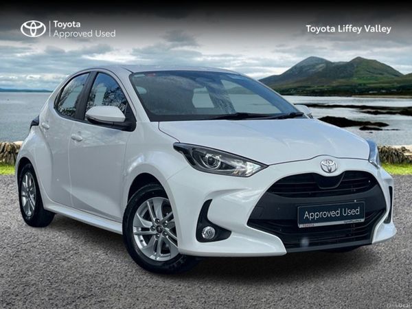 Toyota Yaris Hatchback, Petrol Hybrid, 2024, White