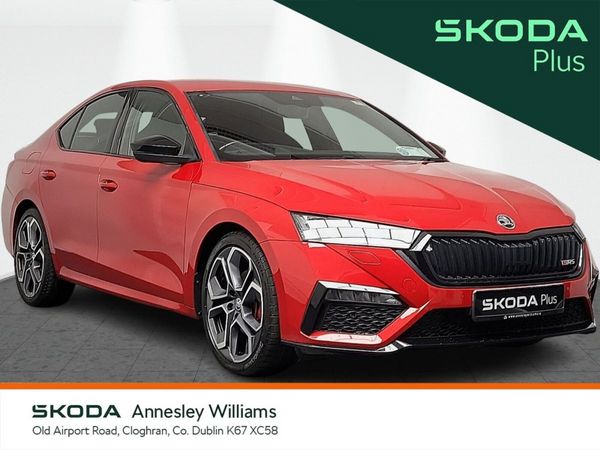 Skoda Octavia Saloon, Diesel, 2023, Red