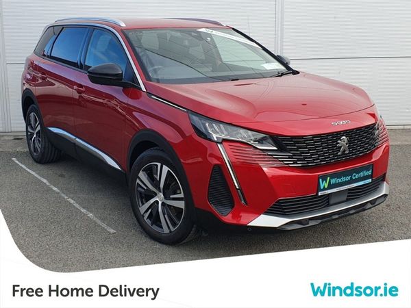 Peugeot 5008 MPV, Diesel, 2022, Red