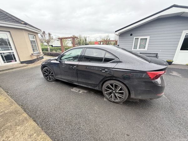 Skoda Octavia Hatchback, Diesel, 2022, Black