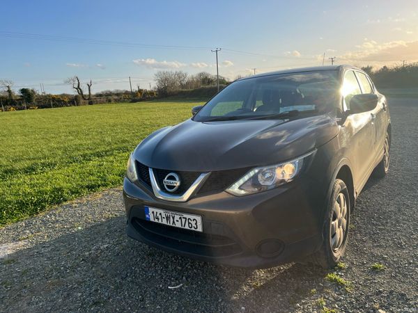 Nissan Qashqai Hatchback, Diesel, 2014, Brown
