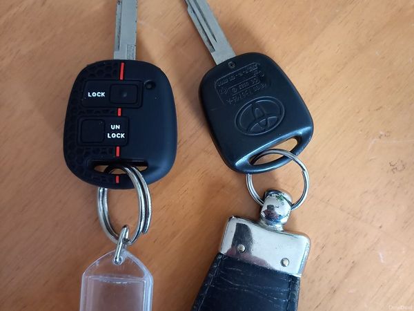 Toyota Yaris Hatchback, Petrol, 2008, Silver