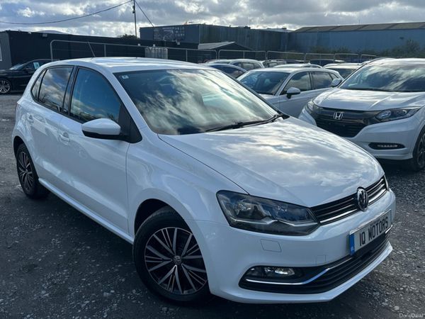 Volkswagen Polo Hatchback, Petrol, 2016, White