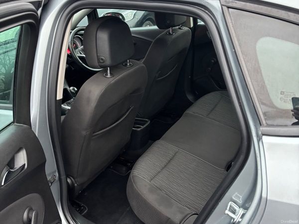 Opel Astra Saloon, Diesel, 2014, Silver