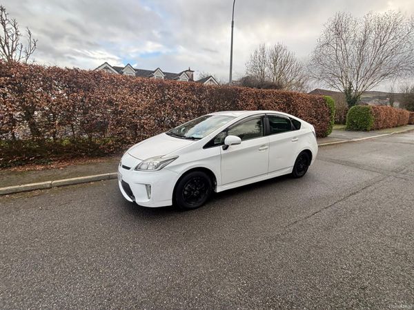 Toyota Prius Hatchback, Petrol Hybrid, 2014, White