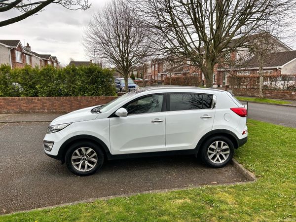 Kia Sportage SUV, Diesel, 2014, White