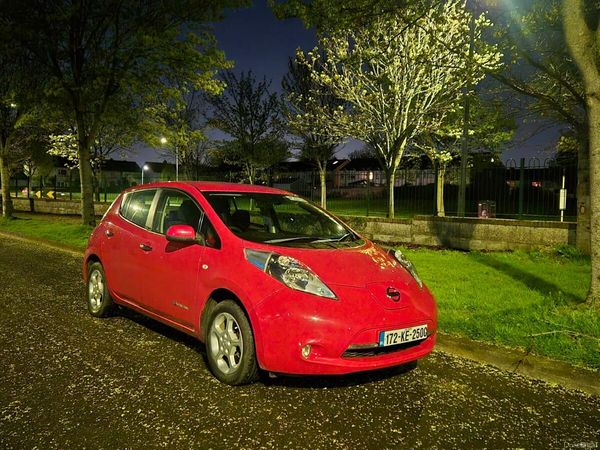 Nissan Leaf Hatchback, Electric, 2017, Red