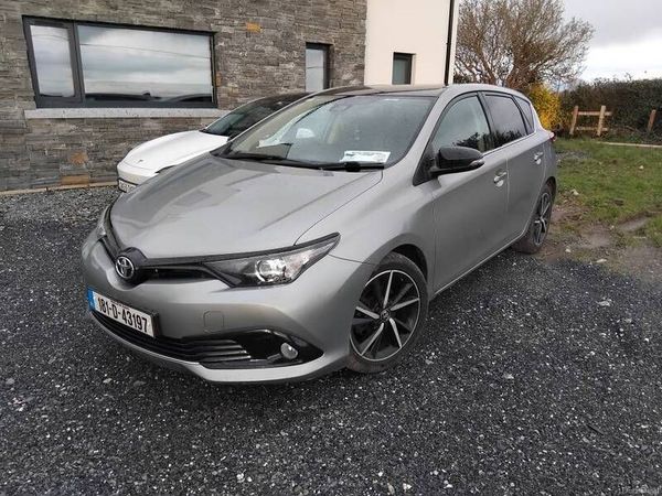 Toyota Auris Hatchback, Petrol, 2018, Grey