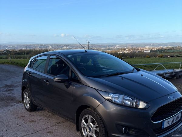 Ford Fiesta Hatchback, Petrol, 2017, Grey