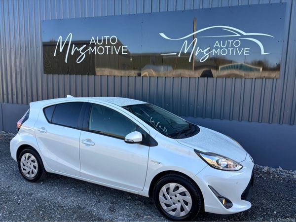 Toyota Aqua Hatchback, Petrol Hybrid, 2019, White