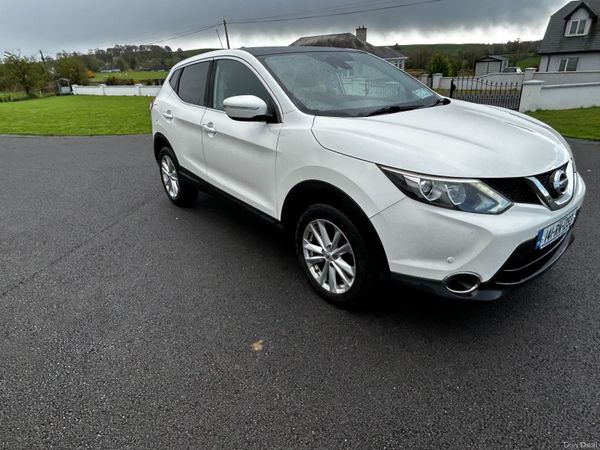 Nissan Qashqai Hatchback, Diesel, 2014, White