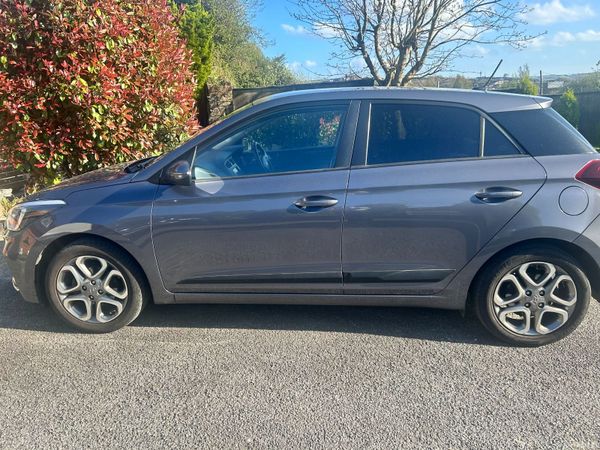 Hyundai i20 Hatchback, Petrol, 2019, Grey