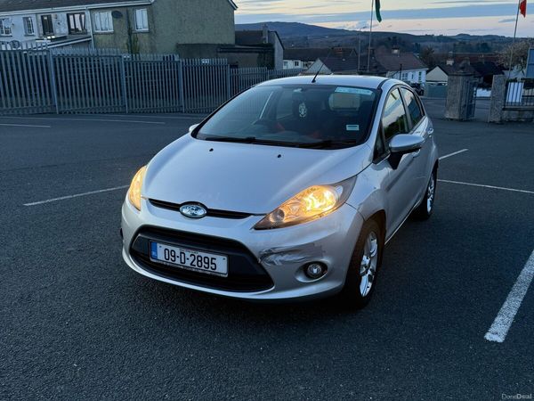 Ford Fiesta Hatchback, Petrol, 2009, Silver
