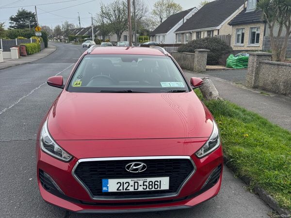 Hyundai i30 Estate/Jeep, Petrol, 2021, Red