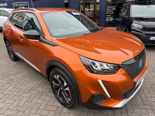 Peugeot 2008 MPV, Petrol, 2023, Orange