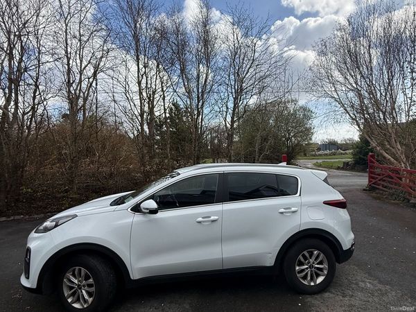 Kia Sportage SUV, Diesel Hybrid, 2021, White
