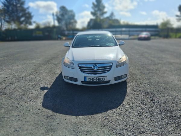Vauxhall Insignia Hatchback, Diesel, 2012, White