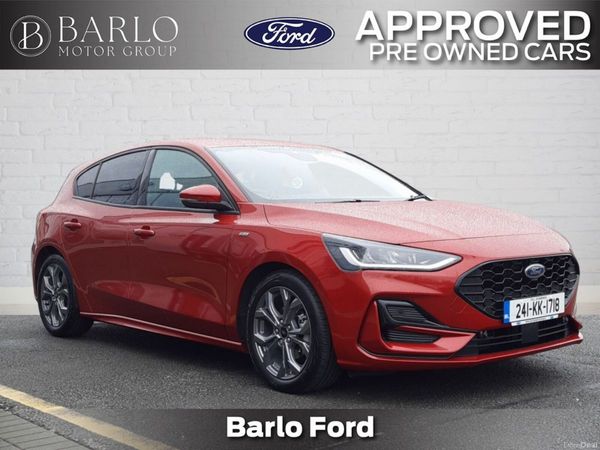 Ford Focus Hatchback, Petrol, 2024, Red