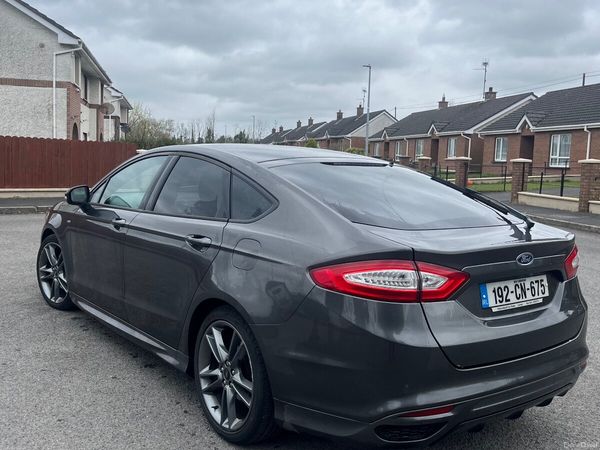 Ford Mondeo Hatchback, Diesel, 2019, Grey