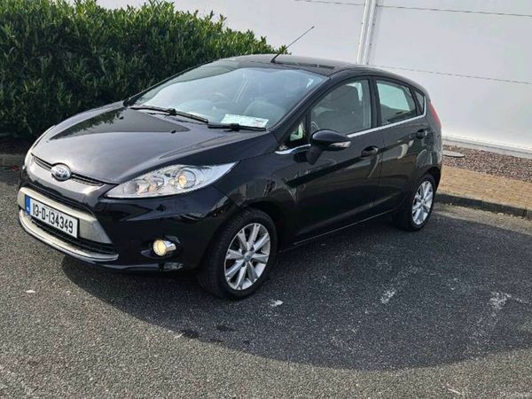 Ford Fiesta Hatchback, Diesel, 2010, Black