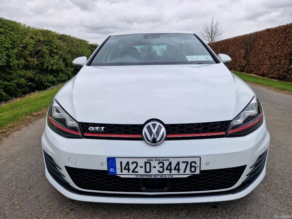Volkswagen Golf Hatchback, Petrol, 2014, White
