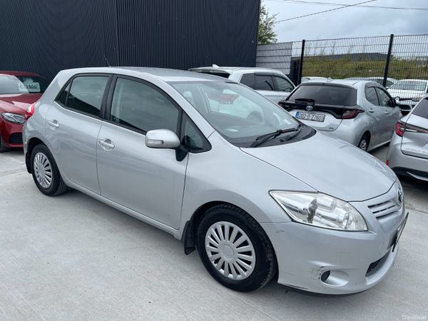 Toyota Auris Hatchback, Diesel, 2012, Silver