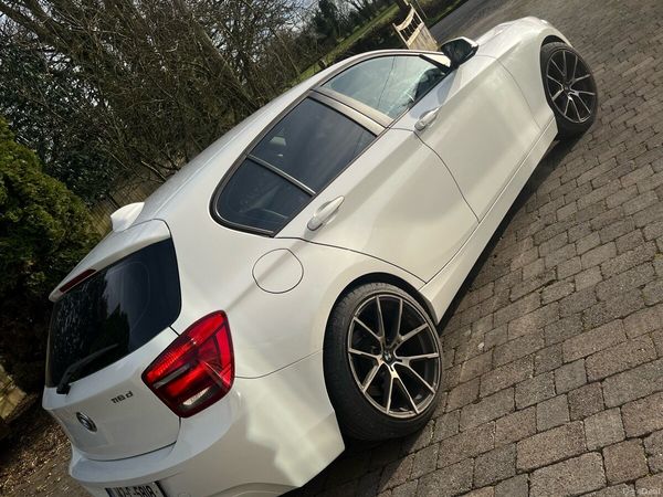 BMW 1-Series Hatchback, Diesel, 2014, White