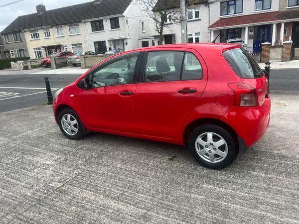 Toyota Yaris Hatchback, Petrol, 2008, Red