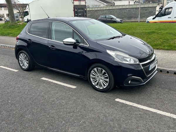 Peugeot 208 Hatchback, Diesel, 2015, Blue